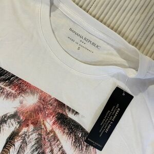 Banana Republic men’s tee